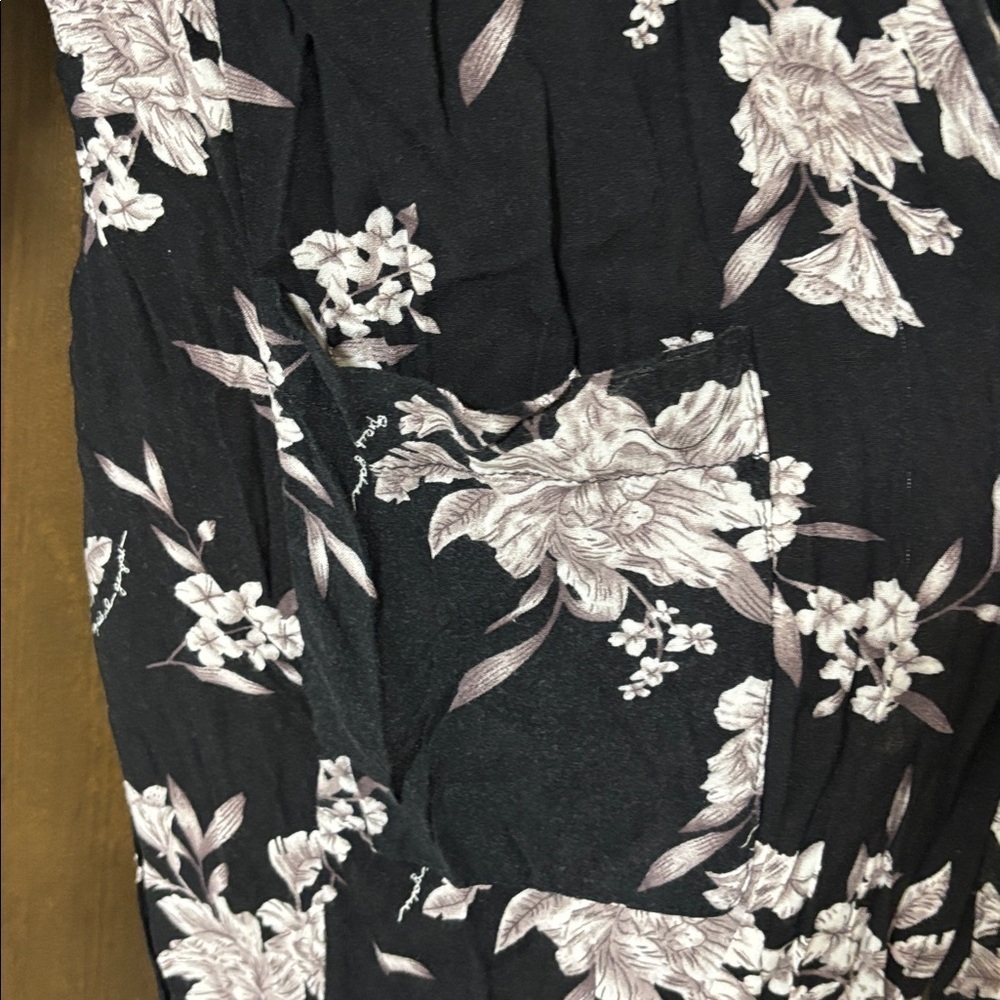Spiritual Gangster Maya Floral Black and White Kimono With Pockets One Size - Picture 6 of 9